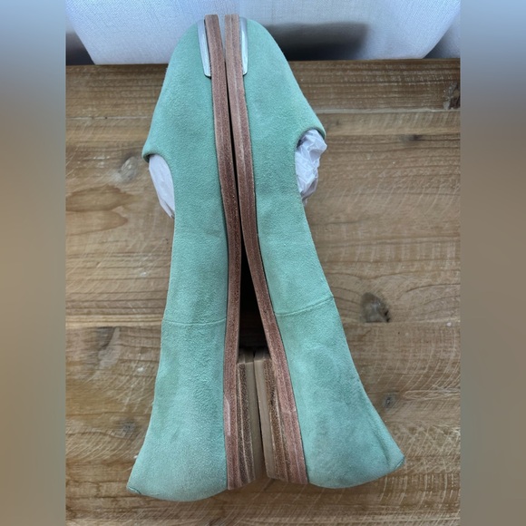 Etienne Aigner Cap Toe Suede Slip On Ballet Loafer in Green Suede Size 8.5 - Picture 5 of 10